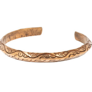 Pulsera de cobre sanación artesanal con grabado, símbolo de equilibrio físico, mental y espiritual