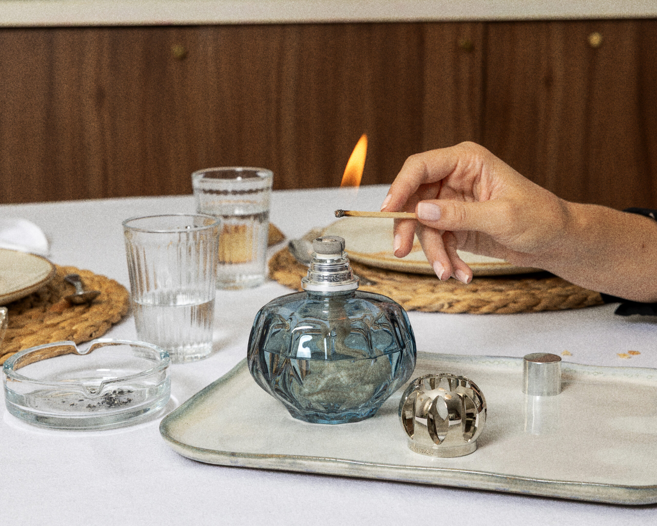 lámpara catalítica Maison Berger original purifica y perfuma el aire en el hogar