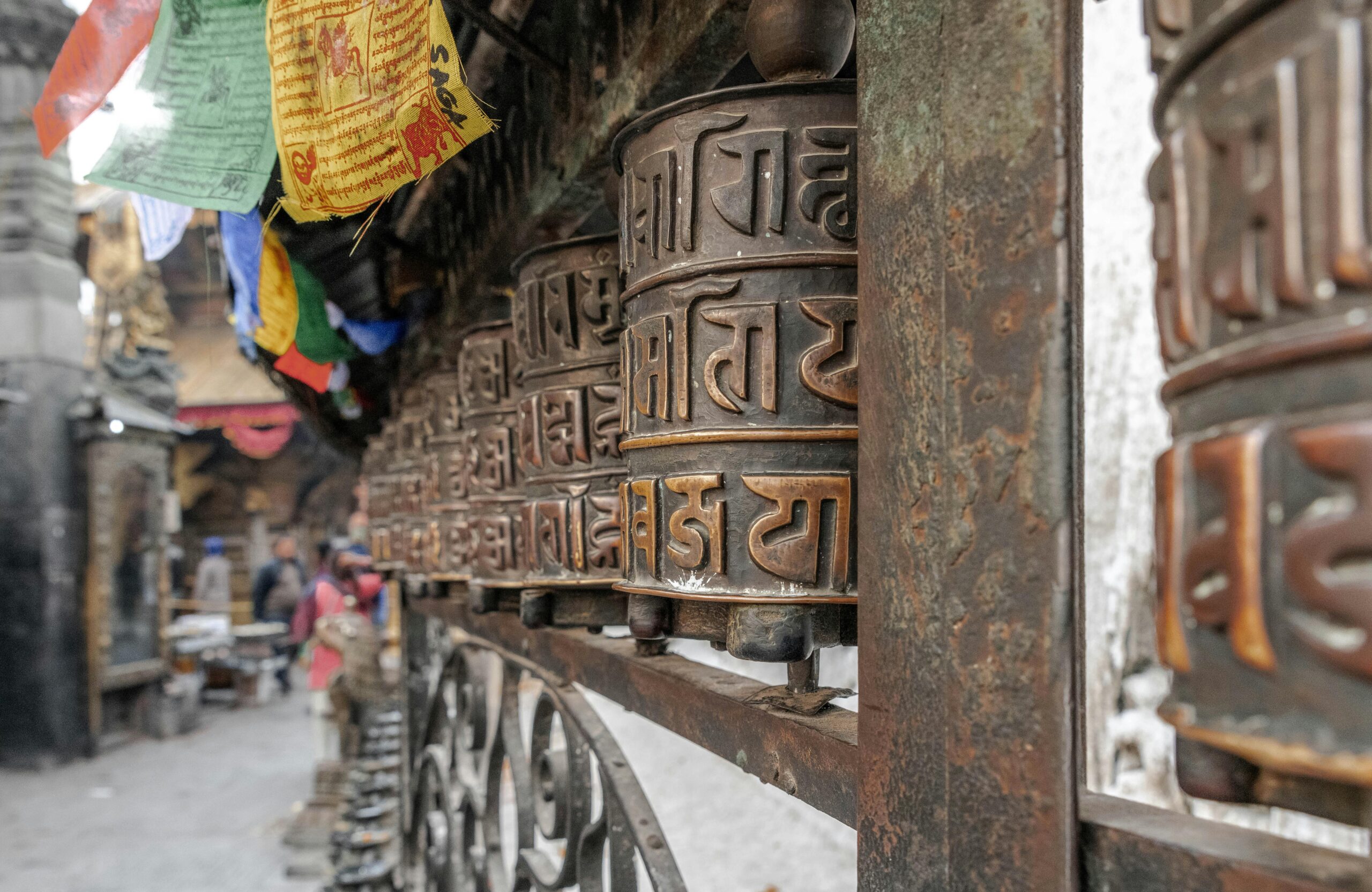 Pulsera de cobre auténtica artesanal de Nepal, símbolo de energía y equilibrio natural