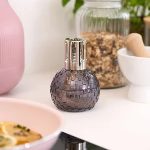 Lámpara catalítica Disco Grise decorando cocina